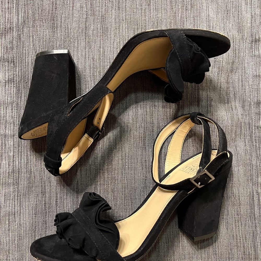 Vince Camuto Vinta black suede heeled sandal 9M womens